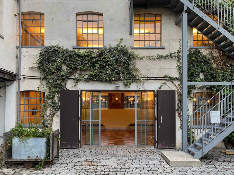 11-29 Fashion Street