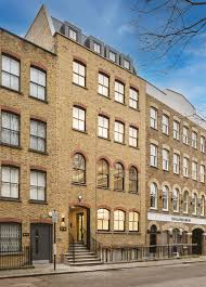 18 Clerkenwell Close