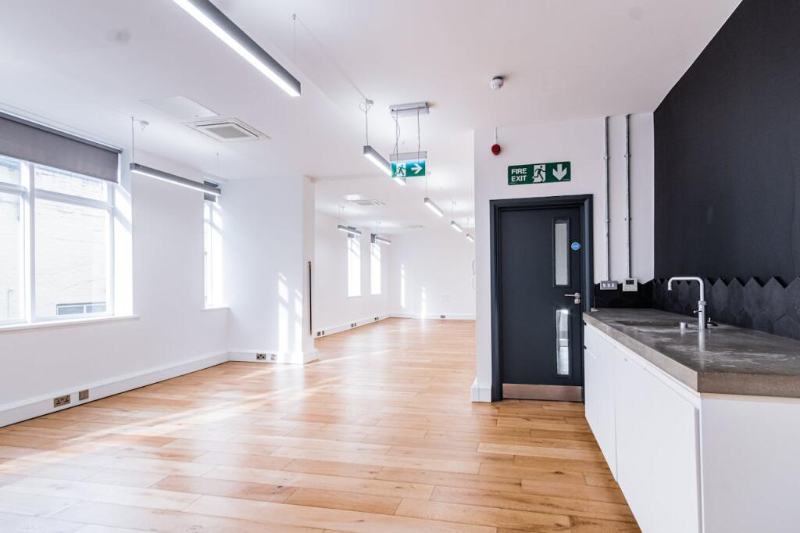 23 Clerkenwell Close