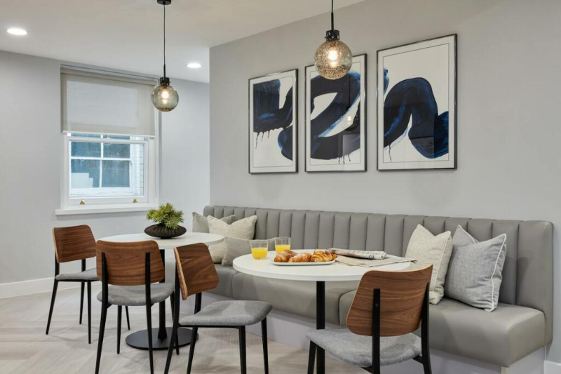 27 Buckingham Palace Road