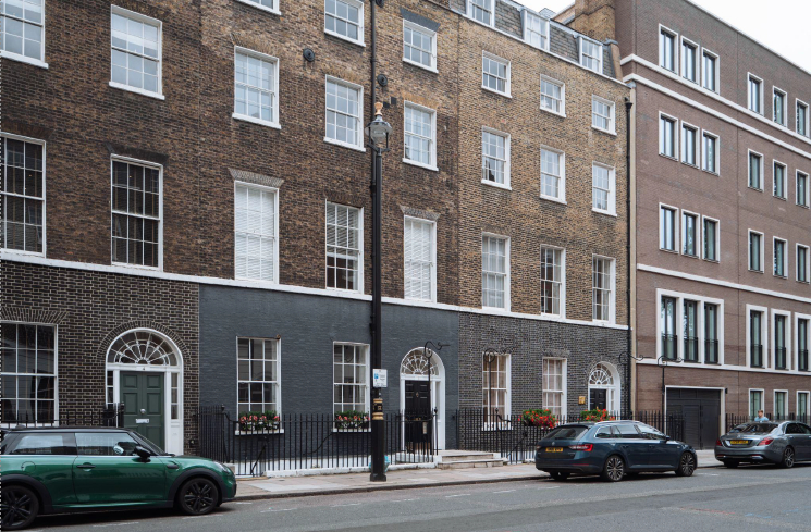 3 Fitzhardinge Street