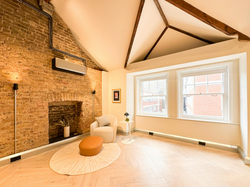 34-35 Eastcastle Street