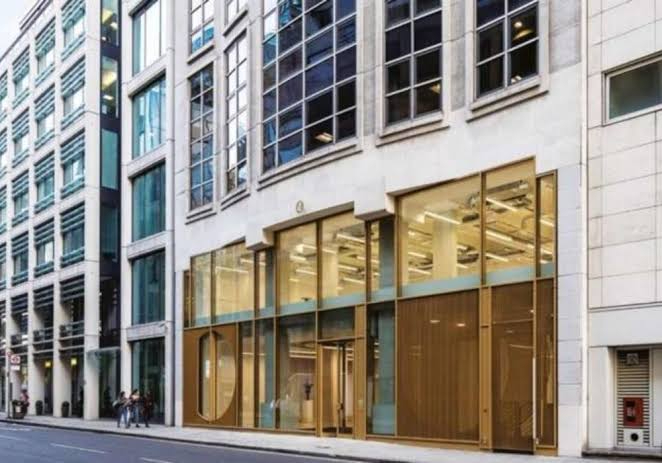 4 Chiswell Street