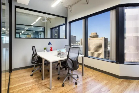 8 St. James's Square